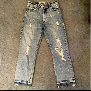 NWOT Abercrombie CurveLove HighRise Straight Jeans